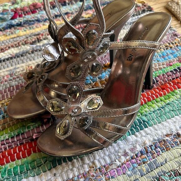 American Eagle Outfitters Silver Heels with Elegant Floral Design - Picture 14 of 15